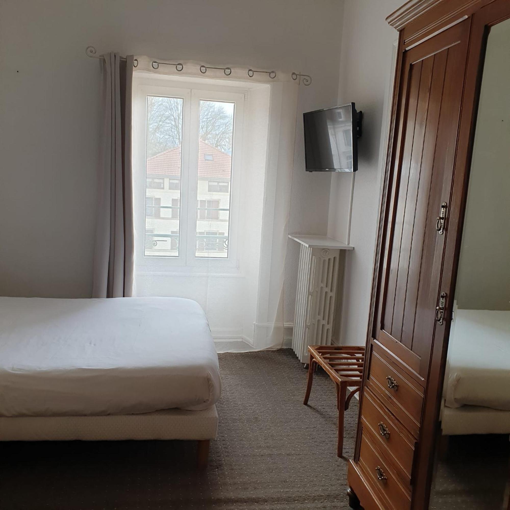 Hotel Des XII Apotres & De La Cle Des Champs Contrexéville Εξωτερικό φωτογραφία